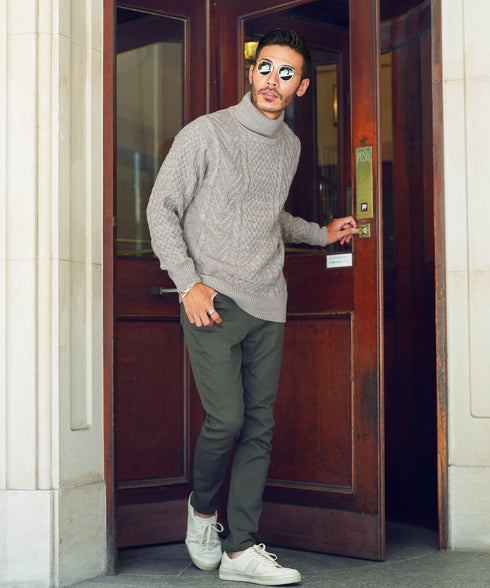 グレージュ MODEL : GO 180cm 66kg Lsize