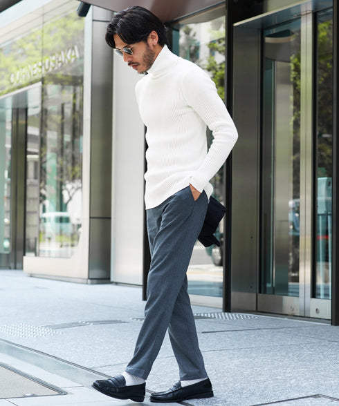 Bホワイト MODEL : GO 180cm 66kg Lsize