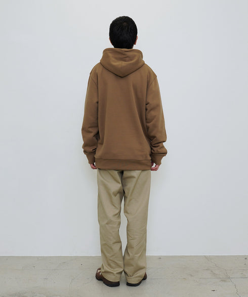 H182 / 着用サイズ: XL Buffalo / White