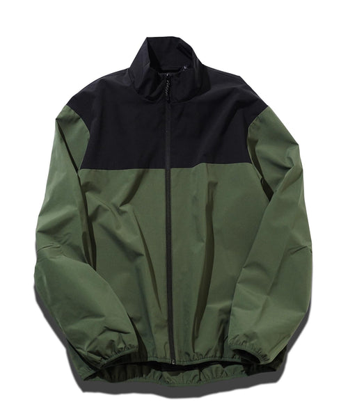 カーキ×ブラック(スタンドカラー) MODEL : GO 180cm 66kg Lsize