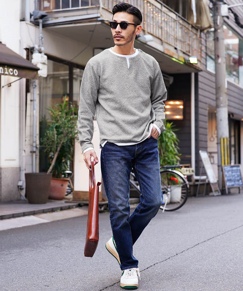 グレー MODEL : GO 180cm 66kg Lsize