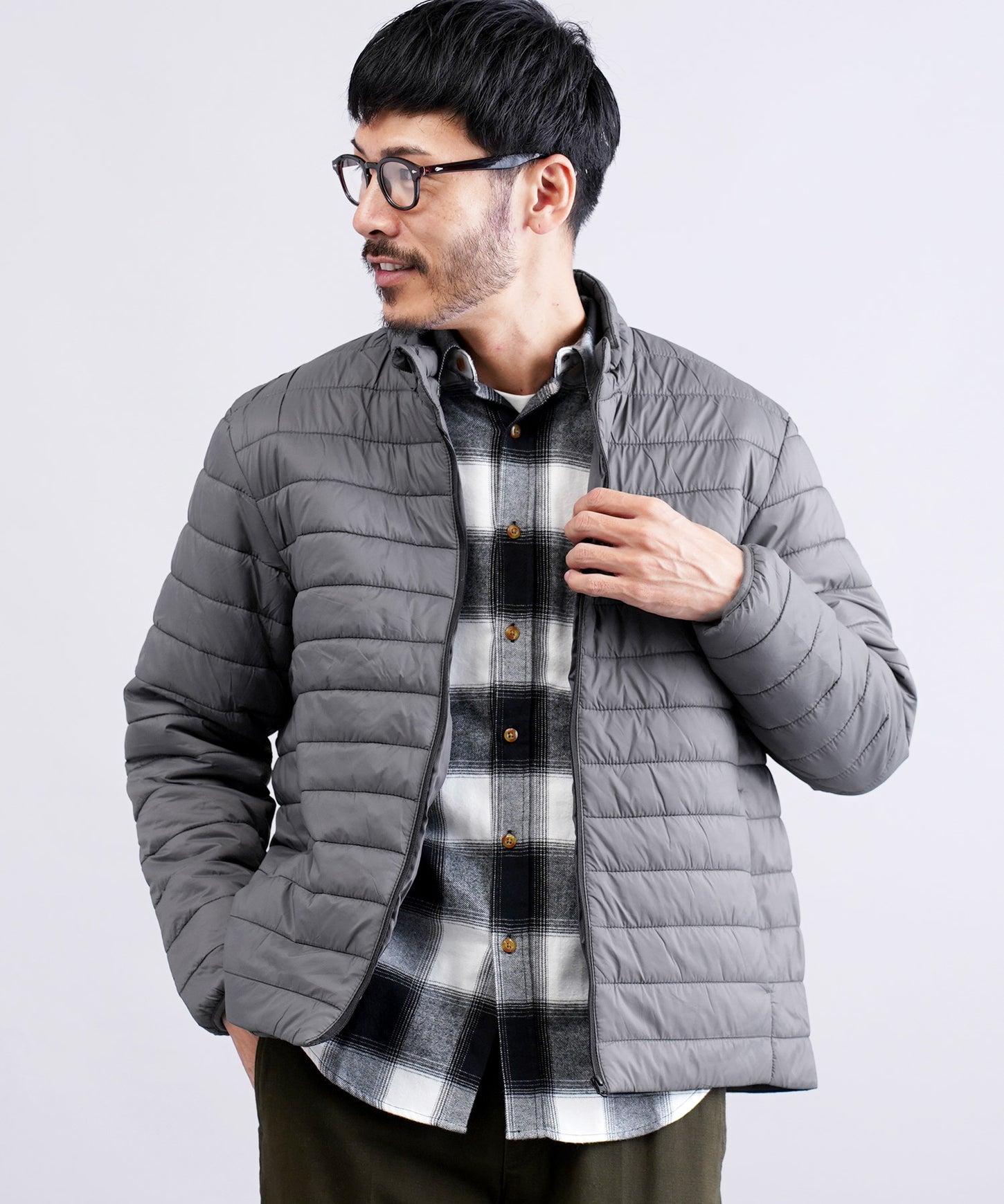 チャコールグレー MODEL : GO 180cm 66kg Lsize