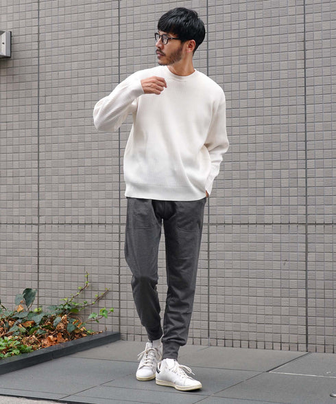 チャコールグレー MODEL : GO 180cm 66kg Lsize