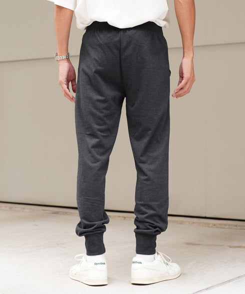 チャコールグレー MODEL : GO 180cm 66kg Lsize