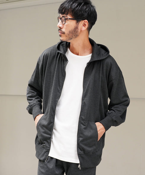 杢チャコールグレー MODEL : GO 180cm 66kg Lsize