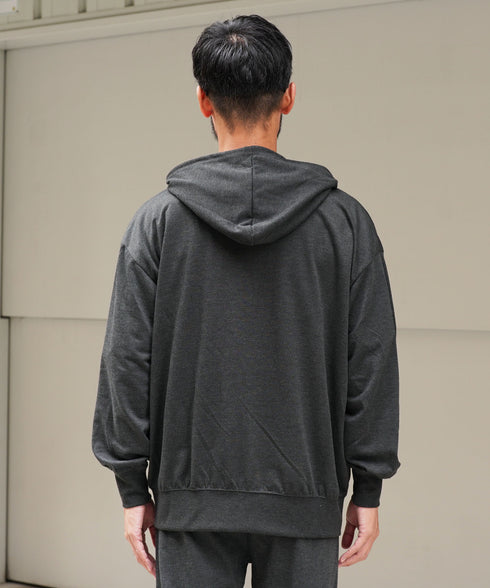 ブラック MODEL : GO 180cm 66kg Lsize