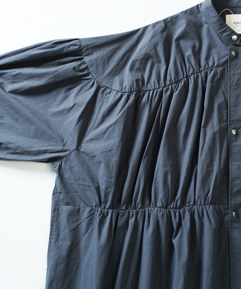 スタンドカラー ジップアップ ギャザーボリューム シャツワンピース
