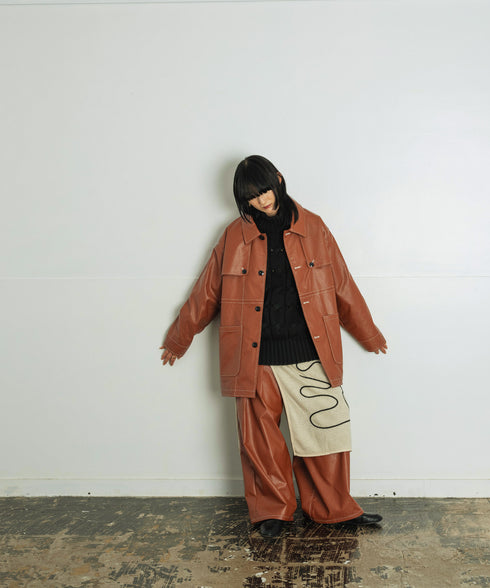 H167 / 着用サイズ: M ブラウン
着用ニット:217162 スカート:217151 ボトムス:217164