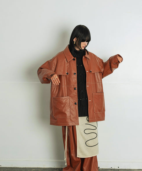 H167 / 着用サイズ: M ブラウン
着用ニット:217162 スカート:217151 ボトムス:217164