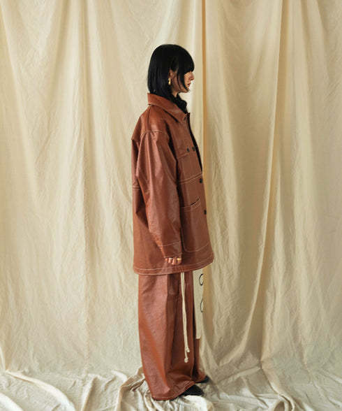 H167 / 着用サイズ: M ブラウン
着用ニット:217162 スカート:217151 ボトムス:217164