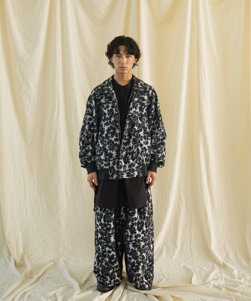 H175 / 着用サイズ: L ブラック
着用シャツ:217148 ボトムス:217313