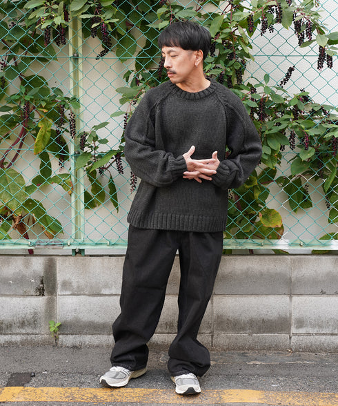 H163 / 着用サイズ:M スミクロ 着用ボトムス:218708