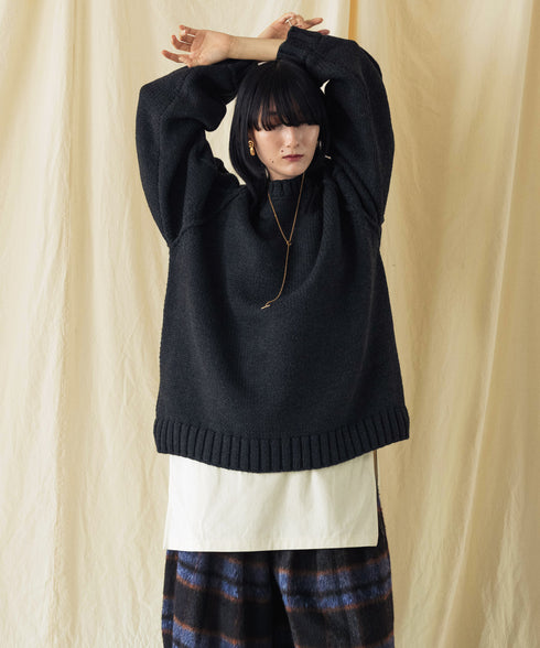 H167 / 着用サイズ: M スミクロ ボトムス:217175 インナー:217170