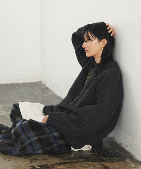 H167 / 着用サイズ: M スミクロ ボトムス:217175 インナー:217170