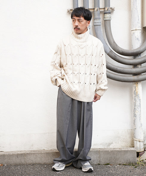 H163 / 着用サイズ: S アイボリー 着用ボトムス:218717