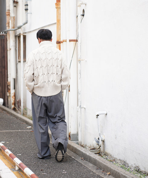 H163 / 着用サイズ: S アイボリー 着用ボトムス:218717