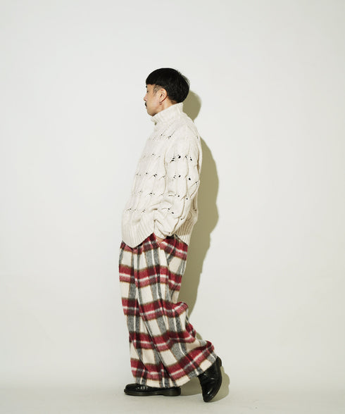 H163 / 着用サイズ: S アイボリー 着用ボトムス:217175