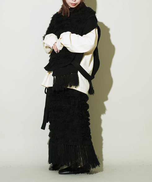 H161 / 着用サイズ: FREE ブラック
着用シャツ:217159 ボトムス:217155