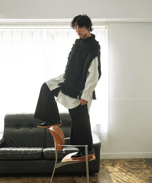 H175 / 着用サイズ: FREE ブラック
着用シャツ:217148 ボトムス:217177