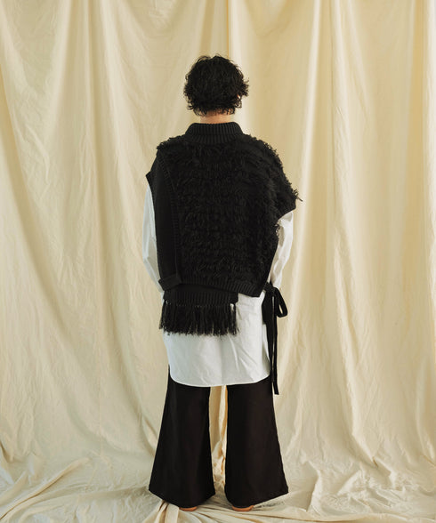 H175 / 着用サイズ: FREE ブラック
着用シャツ:217148 ボトムス:217177