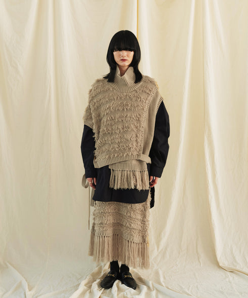 H167 / 着用サイズ: FREE ベージュ
着用シャツ:217148 ボトムス:217155