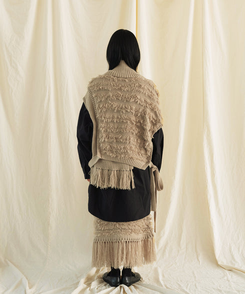 H167 / 着用サイズ: FREE ベージュ
着用シャツ:217148 ボトムス:217155