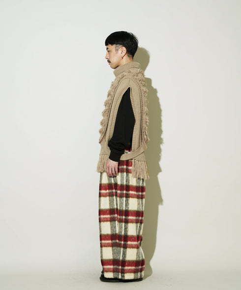 H163 / 着用サイズ: FREE ベージュ
着用ボトムス:217165