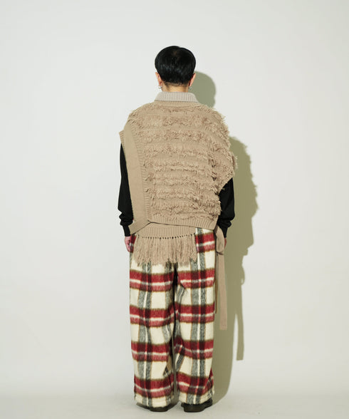 H163 / 着用サイズ: FREE ベージュ
着用ボトムス:217165