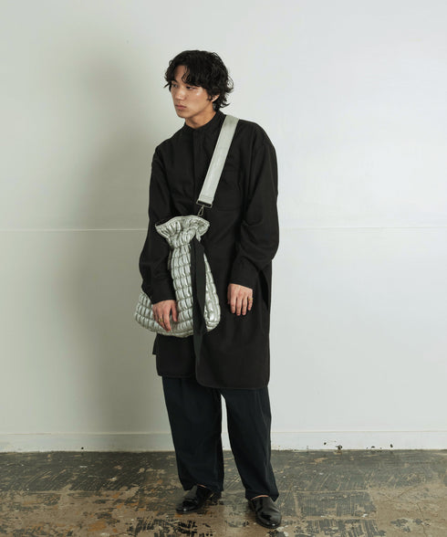 H175 / 着用サイズ: L ブラック
着用トップス:217167 カバン:216864