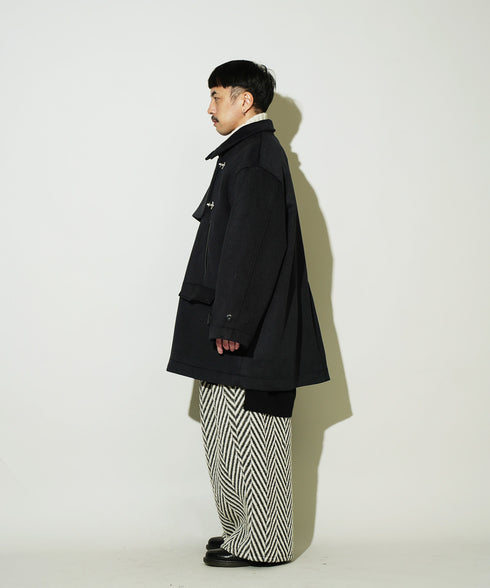 H163 / 着用サイズ: S ブラック トップス:217162 ボトムス:217175