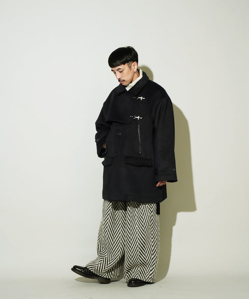 H163 / 着用サイズ: S ブラック トップス:217162 ボトムス:217175