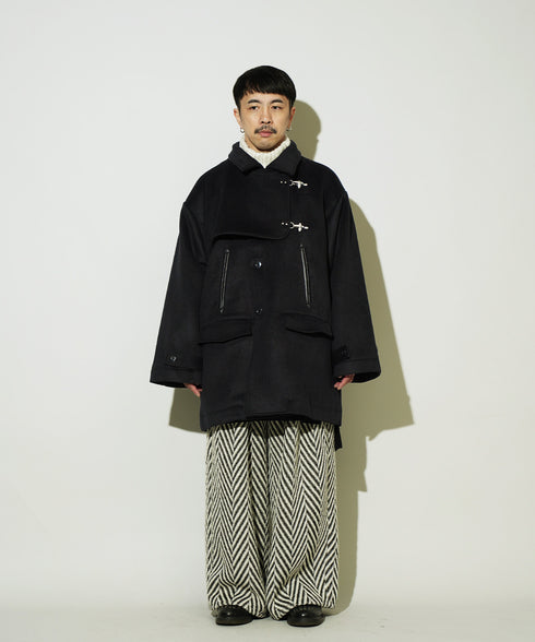 H163 / 着用サイズ: S ブラック トップス:217162 ボトムス:217175