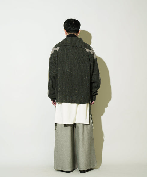 H163 / 着用サイズ: S カーキ
着用インナー:217170 ボトムス:217152