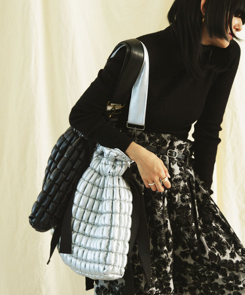 H167 / 着用サイズ: FREE シルバー
着用ボトムス:217313