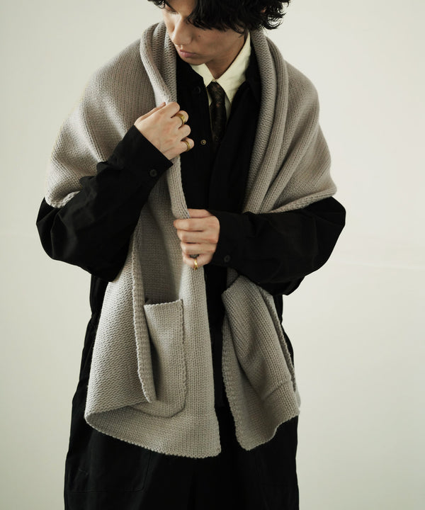 H175 / 着用サイズ: FREE グレー
トップス:217148