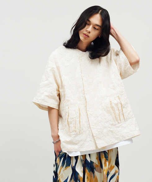 H182 / 着用サイズ: L オフホワイト
パンツ:217268