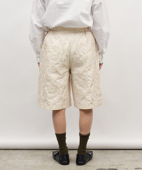 H163 / 着用サイズ:M オフホワイト 着用トップス:218712 着用インナー:218518