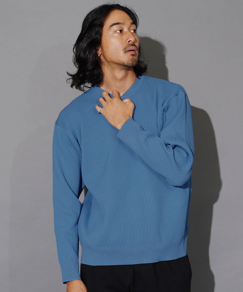 スモークブルー MODEL : KAI 181cm 68kg Lsize