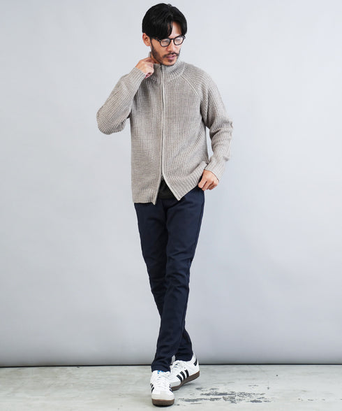 ネイビー MODEL : GO 180cm 66kg Lsize