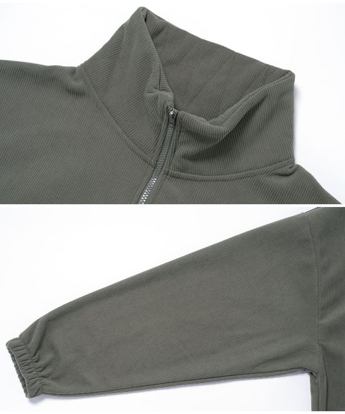 スモークカーキ