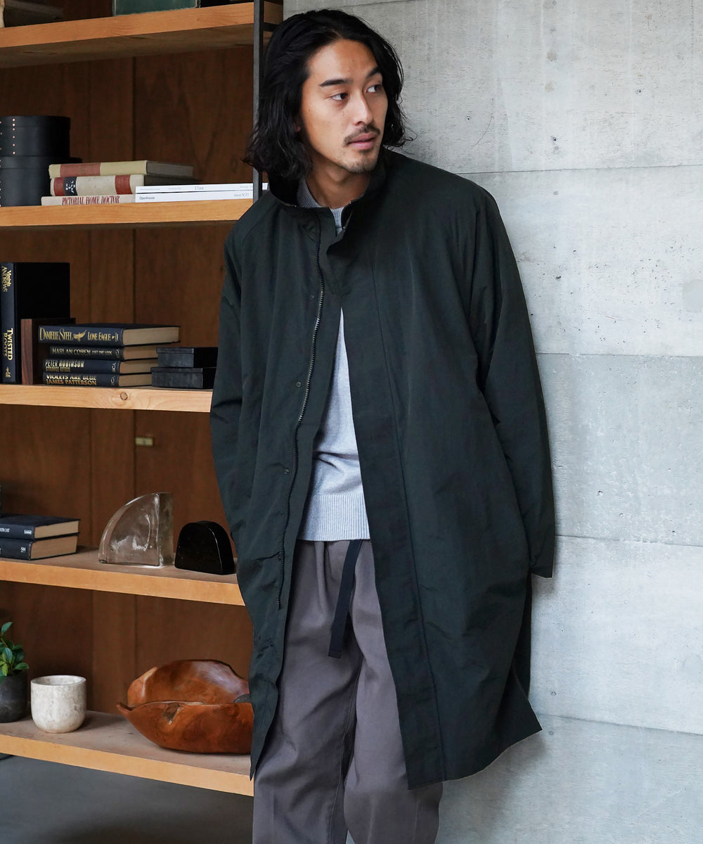 plantation デサント　ノーカラー　ストレッチ　パッカブル　コート　M plantation デサントノーカラーストレッチパッカブルコートM