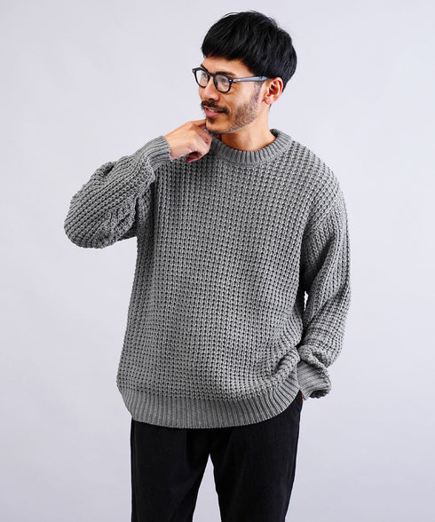 グレー MODEL : GO 180cm 66kg Lsize