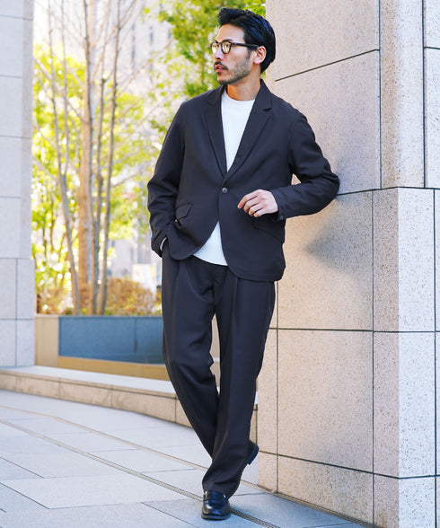 ネイビー MODEL : GO 180cm 66kg Lsize