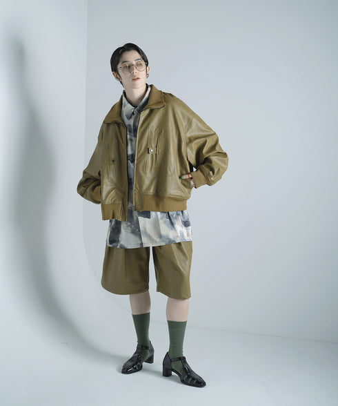 H167 / 着用サイズ:M オリーブ 着用アウター:217611 着用トップス:217621