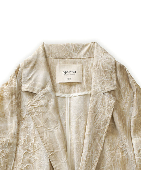 サンドベージュ 衿ぐり