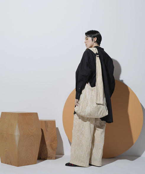 H167 / 着用サイズ: F*サンドベージュ シャツ:217627 ボトムス:217614