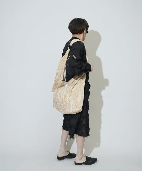 H163 / 着用サイズ: S*ブラック バッグ:217616 トップス:217629