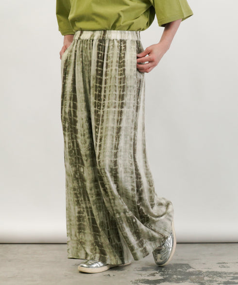 H163 / 着用サイズ:M モスグリーン 着用トップス:217674