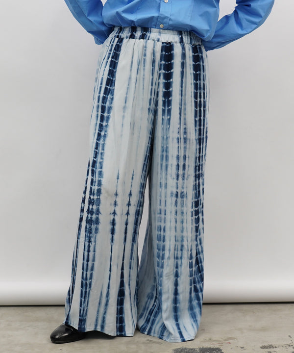 H163 / 着用サイズ:S コバルトブルー 着用トップス:218518 着用インナー:217732