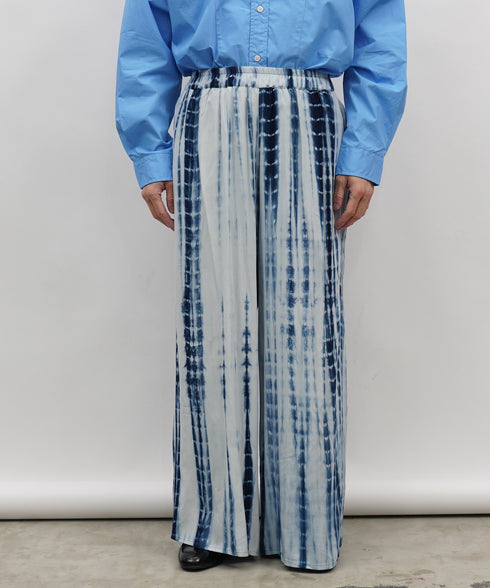 H163 / 着用サイズ:S コバルトブルー 着用トップス:218518 着用インナー:217732